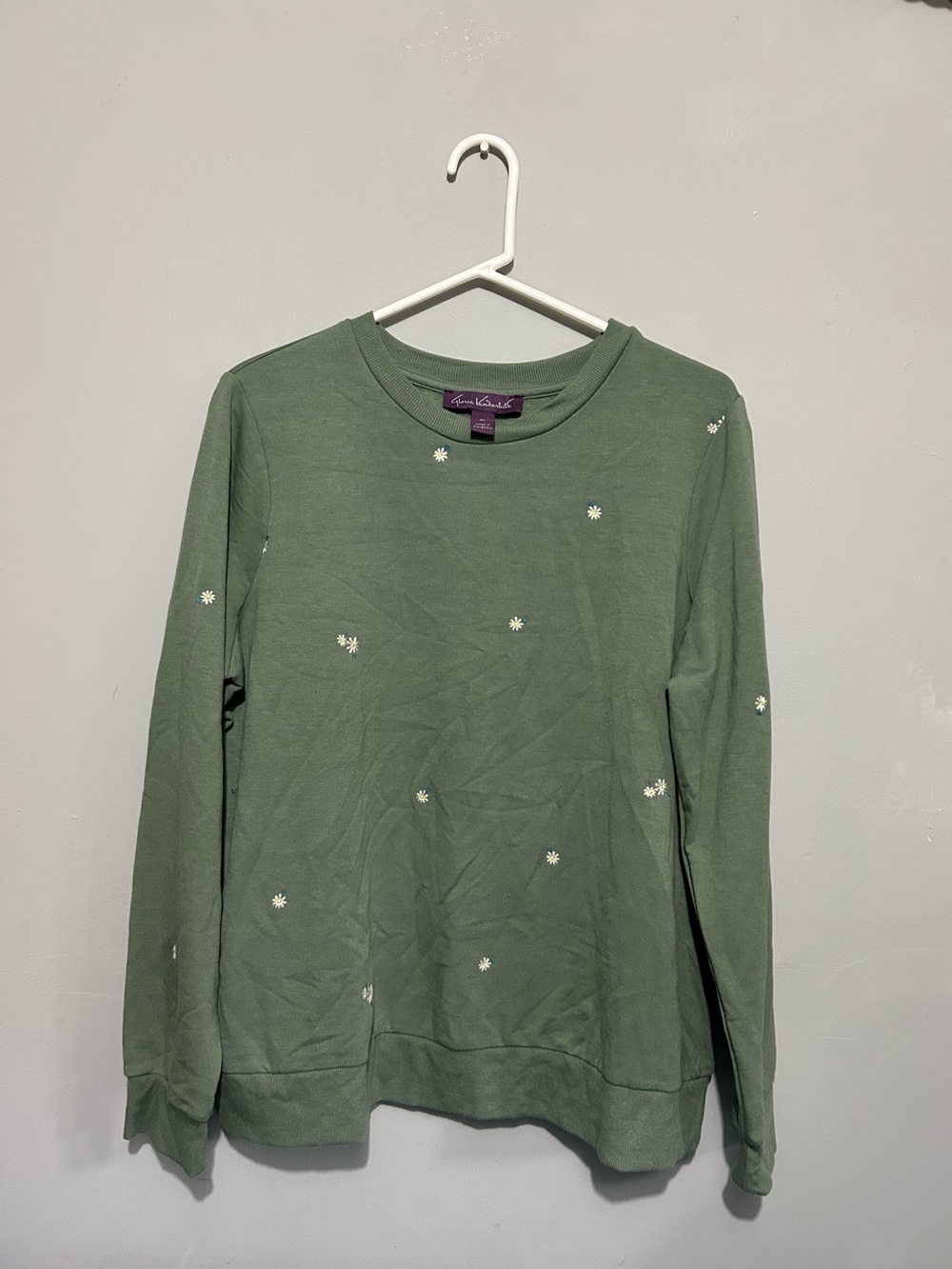 Gloria Vanderbilt Sage Green Crewneck with Daisy Embroidery